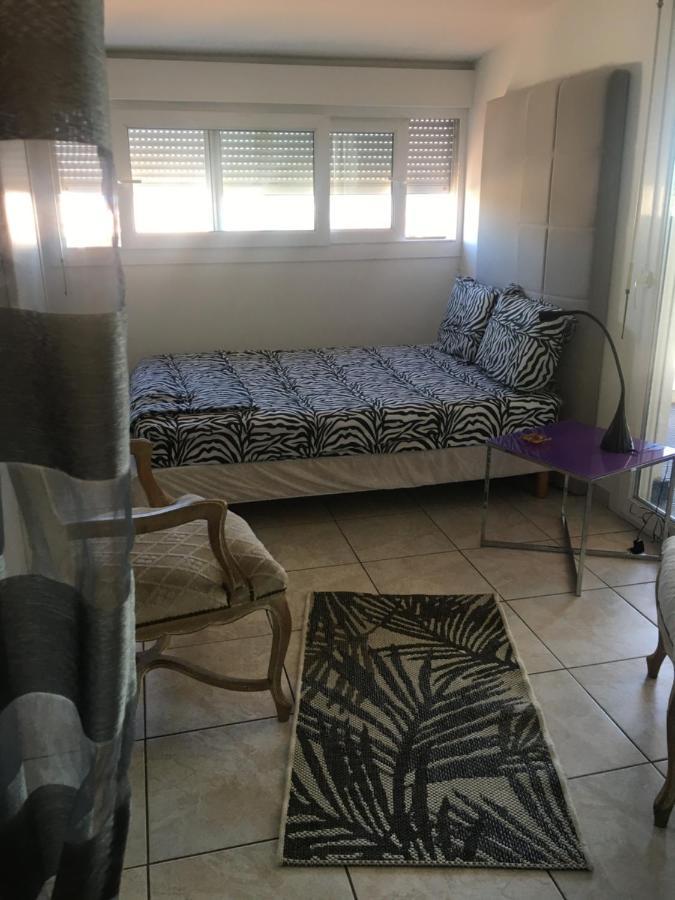 Charmant 2 Pieces Apartment แซ็ต ภายนอก รูปภาพ